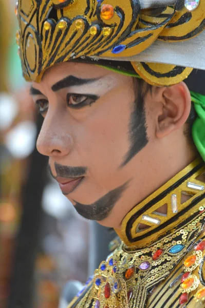 Tarakan Indonésia Julho 2018 Retrato Bailarino Indonésio Trajes Tradicionais Apeksi — Fotografia de Stock