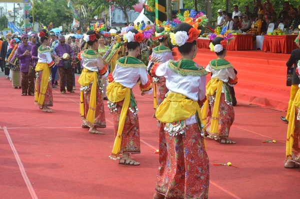 Tarakan Indonesia Července 2018 Tradiční Indonéské Taneční Atrakce Krásných Tanečnic — Stock fotografie