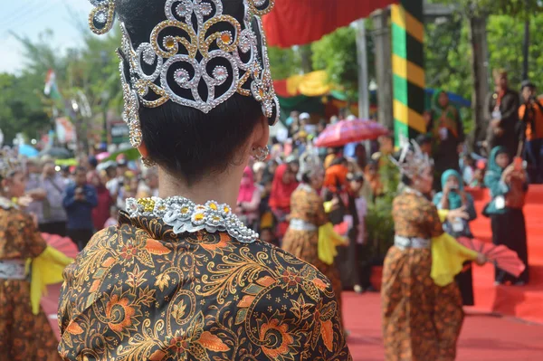 Tarakan Indonesia Ιουλίου 2018 Ινδονήσιοι Παραδοσιακοί Χοροί Από Πανέμορφους Χορευτές — Φωτογραφία Αρχείου