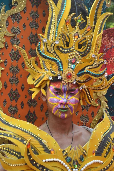 Tarakan Indonesien Juli 2018 Porträt Eines Indonesischen Mannes Modifizierter Karnevalskleidung — Stockfoto