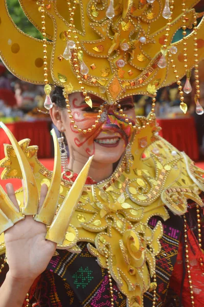 Tarakan Indonesia Ιουλίου 2018 Πορτρέτο Μιας Όμορφης Ινδονήσιας Που Χαμογελάει — Φωτογραφία Αρχείου