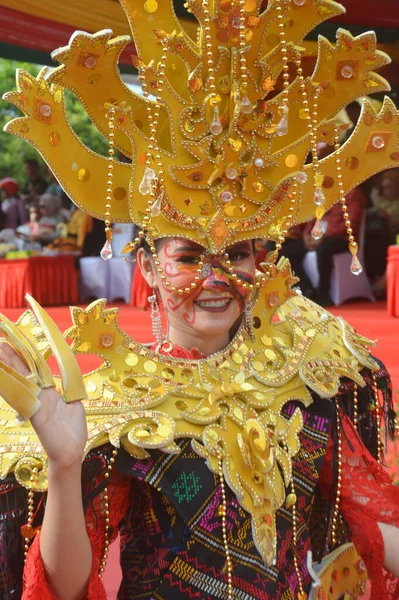 Tarakan Indonesia Juli 2018 Porträtt Vacker Indonesisk Kvinna Som Ler — Stockfoto