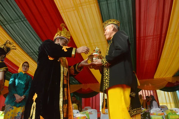 Tarakan Indonesia 25Th July 2018 Apeksi Parade Participants Presented Gift — Stock Photo, Image