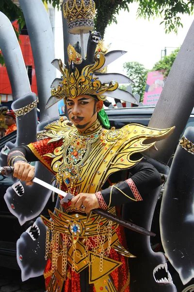 Tarakan Indonesia Juli 2018 Porträtt Indonesisk Man Modifierade Karnevalskläder Apeksi — Stockfoto