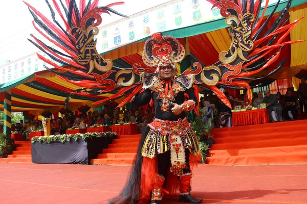 Tarakan Indonesia Juli 2018 Porträtt Indonesisk Man Modifierade Karnevalskläder Apeksi — Stockfoto