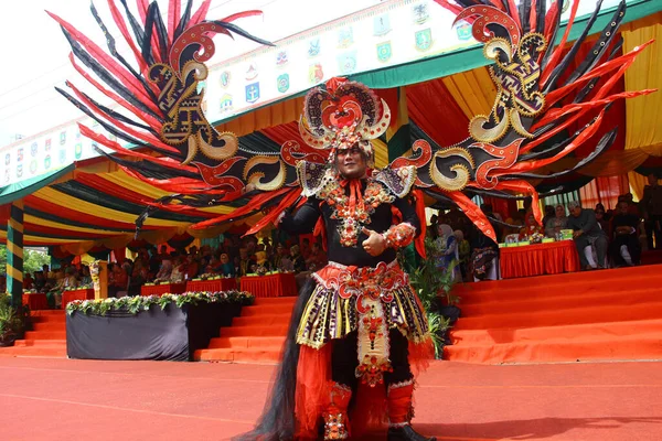 Tarakan Indonésia Julho 2018 Retrato Homem Indonésio Vestindo Roupas Carnaval — Fotografia de Stock