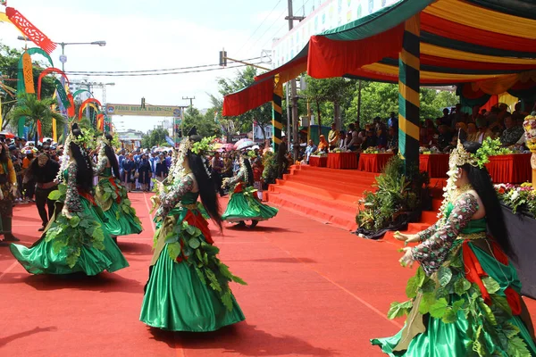 Tarakan Indonesia July 2018 Indonesian Traditional Dance Attractions Beautiful Dancers — Stock Photo, Image