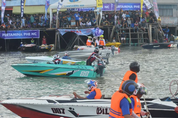 Tarakan Indonesia Desember 2019 Pembalap Speedboat Bersiap Siap Garis — Stok Foto