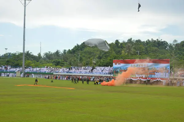 Tarakan Indonesia May 2017 Скайдайвінгові Пам Ятки Військовослужбовців Збройних Сил — стокове фото