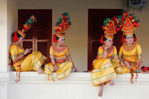 Makassar Indonesia Mayo 2012 Retrato Hermosas Bailarinas Toraja —  Fotos de Stock