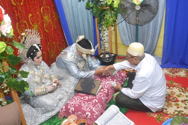 Tarakan Indonesia Martie 2020 Khatam Qur Către Mireasă Indoneziană Înainte — Fotografie, imagine de stoc