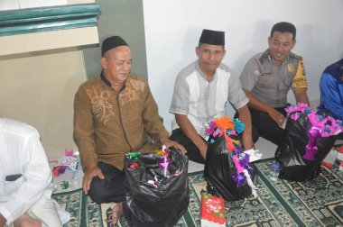 TARAKAN, INDONEZYA - 25 Kasım 2018: Hz. Muhammed 'in Mescid-i Muhacir Tarakan' da doğum gününü kutlamak