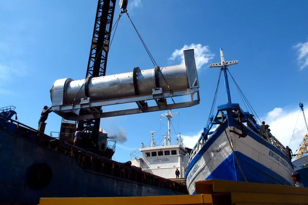 Surabaya Indonesia June 2013 Activity Loading Unloading Goods Phinisi Ships — 图库照片