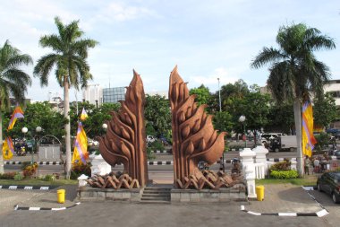 SURABAYA - INDONEZYA, 27 Nisan 2013: Müzenin kapısı 10 Kasım, Surabaya