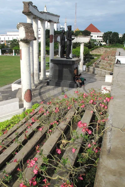 Surabaya Indonesia April 2013 Statue Proclaimer Indonesian Independence Heroes Monument — Stock Photo, Image