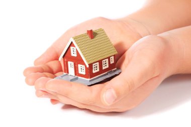 Beyaz arka planda izole edilmiş küçük çocuk kulübesi