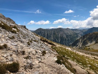 Bulgaristan 'daki Pirin dağlarının en yüksek zirvesi olan Yürüyüş Vihren