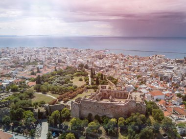 Ünlü şehir ve kale Patras, Peloponnese, Yunanistan hava uçak fotoğrafı