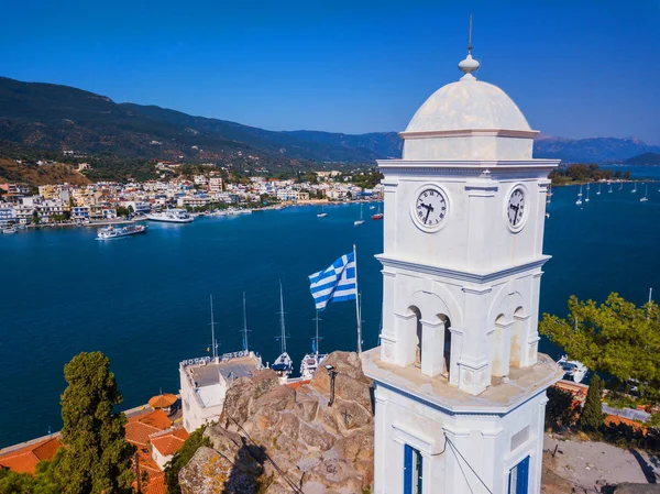 Saat Kulesi Poros Adası, Yunanistan. Hava dron fotoğraf — Stok fotoğraf