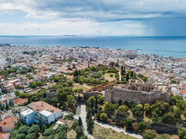 Ünlü şehir ve kale Patras, Peloponnese, Yunanistan hava uçak fotoğrafı