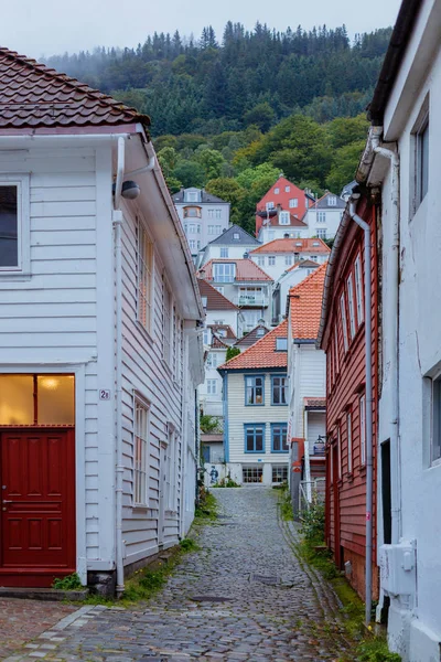 Bergen, Norwegia. Widok na zabytkowe budynki. Światowego dziedzictwa UNESCO — Zdjęcie stockowe