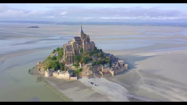 Vista superior de la bahía del Mont Saint Michel, Normandía Francia — Vídeo de stock