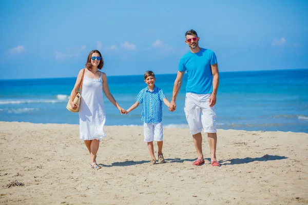 Happy family having fun in the summer leisure — Stock Photo, Image