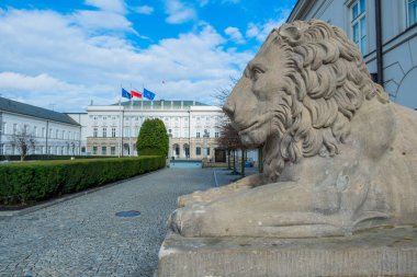 Varşova ve Prens Poniatowski heykeli Cumhurbaşkanlığı Sarayı