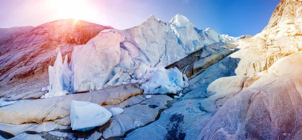 伟大的 Nigardsbreen, Jostedal 冰川, 挪威在欧洲 — 图库照片