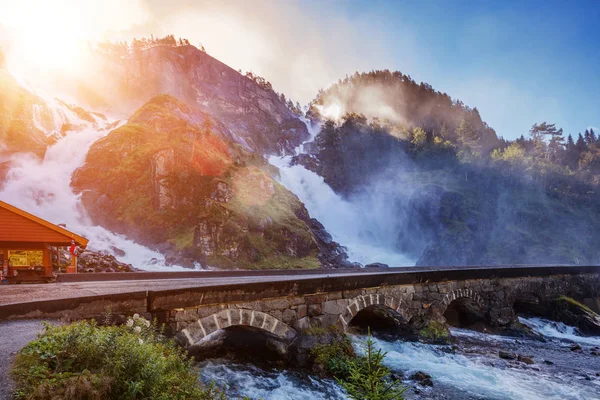 Latefossen - l'une des plus grandes chutes d'eau de Norvège, Scandinavie — Photo