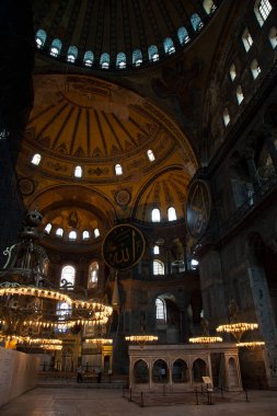 Ayasofya, İstanbul 'da bir müze, tarihi bazilika ve camidir. Bizans İmparatoru Justinianus tarafından 532-537 yılları arasında İstanbul 'da inşa edildi. Fotoğraf çekimi tarihi 14 Haziran 2020