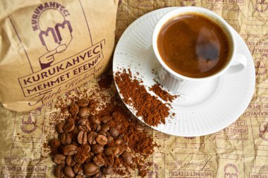 Türkiye 'nin en iyi kuru kahve tüccarı Kurukahveci Mehmet Efendi, bir fincan Türk kahvesi, İstanbul Türkiye, 23 Şubat 2019
