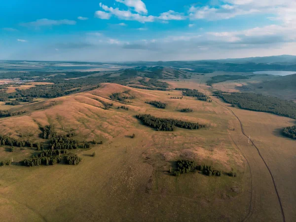 Dağları civarında Bannoe Gölü, Cumhuriyeti Başkurdistan, Rusya Federasyonu