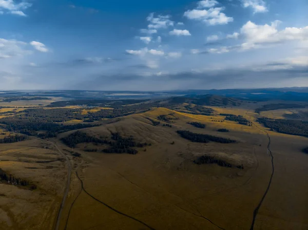 Dağları civarında Bannoe Gölü, Cumhuriyeti Başkurdistan, Rusya Federasyonu
