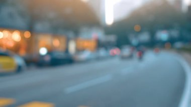 Gece arka plan arabalı City'de. Odak arka plan dışında