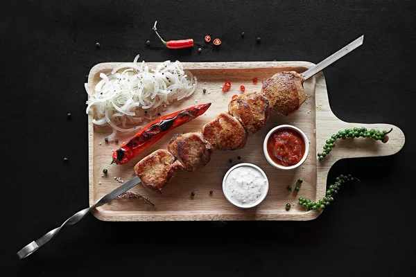 Meze Domuz Kebap sebzeli, üstten görünüm