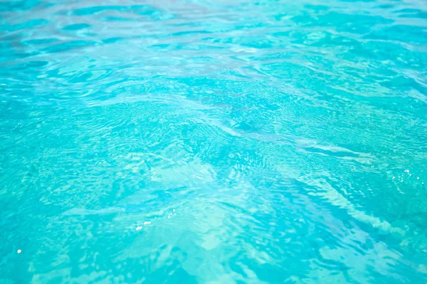 Imagen de fondo de la superficie del agua, mar azul, olas — Foto de Stock