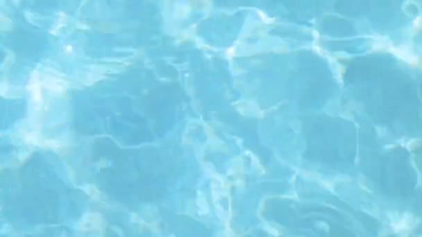 Blue and bright sea water with sun reflection — Stock Video