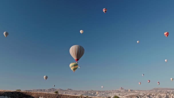 Cappadocia Turchia - 2 ottobre 2019. Goreme Turchia. volo in mongolfiera in Cappadocia la mattina presto — Video Stock