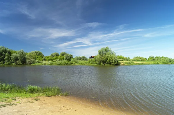 River vidéki terepen a tavaszi időhossz — Stock Fotó