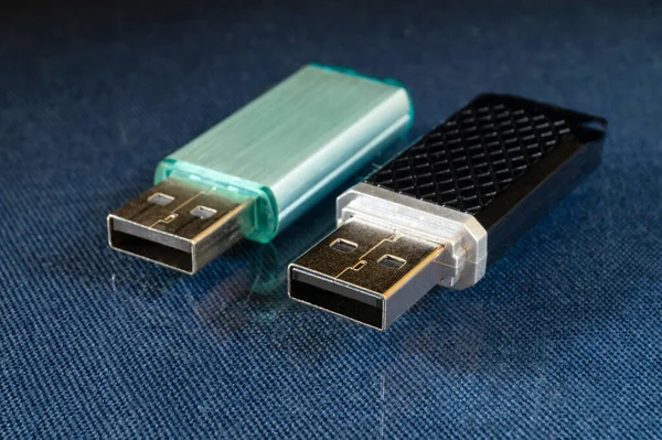 Usb Drive Rests Turn Blue Glass Table Диск Хранения Информации — стоковое фото