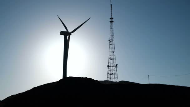 Power szélmalom station termelés szélenergia — Stock videók