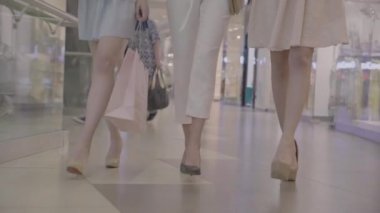 Moda kadın bacaklarını yavaş alışveriş merkezi