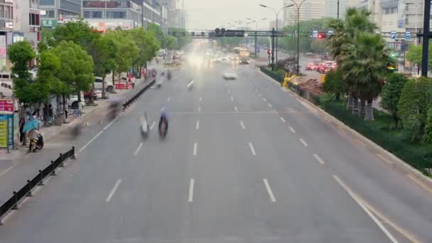 Timelapse highway med rörliga bilar i centrum — Stockvideo