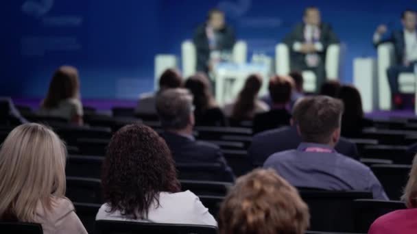 Conferenza stampa per i media e l'udienza pubblica — Video Stock