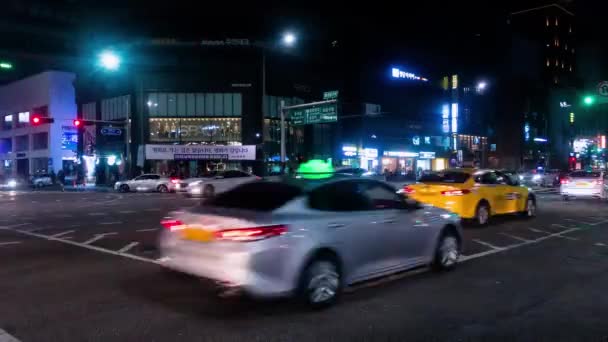 Přeplněné noční město ve světlech a osvětlení v létě časová prodleva v Asii — Stock video