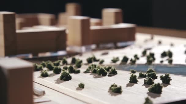 Miniaturní detailní plánovací budovy od dřevěných objektů — Stock video