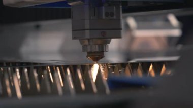 Modern Teknolojik Cnc Güç Metalik Ironwork Obje Sıcak Gaz Kapatma