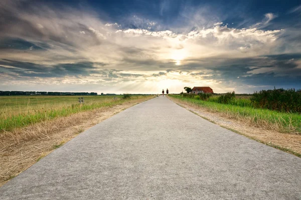 Couple Walking Path Dramatic Sky Summer — Stock Photo, Image