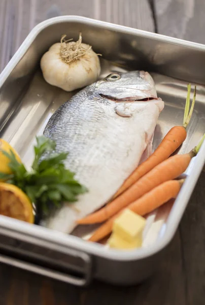 Pesce Crudo Con Limone Cucina Prima Della Cottura — Foto Stock